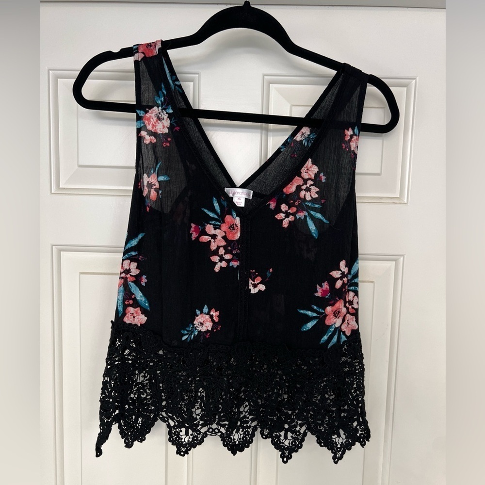 Xhilaration Size XS Black Floral Tank Top Lace Hem Romantic Goth Whimsigoth‎